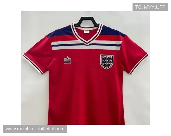 英格兰队2026世界杯赛前球衣曝光，采用新材料提升运动表现